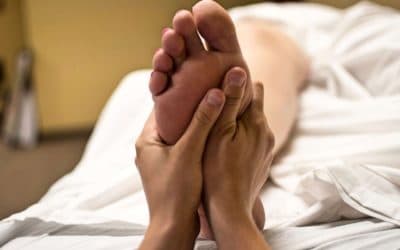 Importancia de masajes en los pies antes de ir a la cama